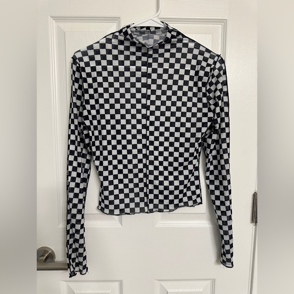 Black and White Checkered Long Sleeve Top
